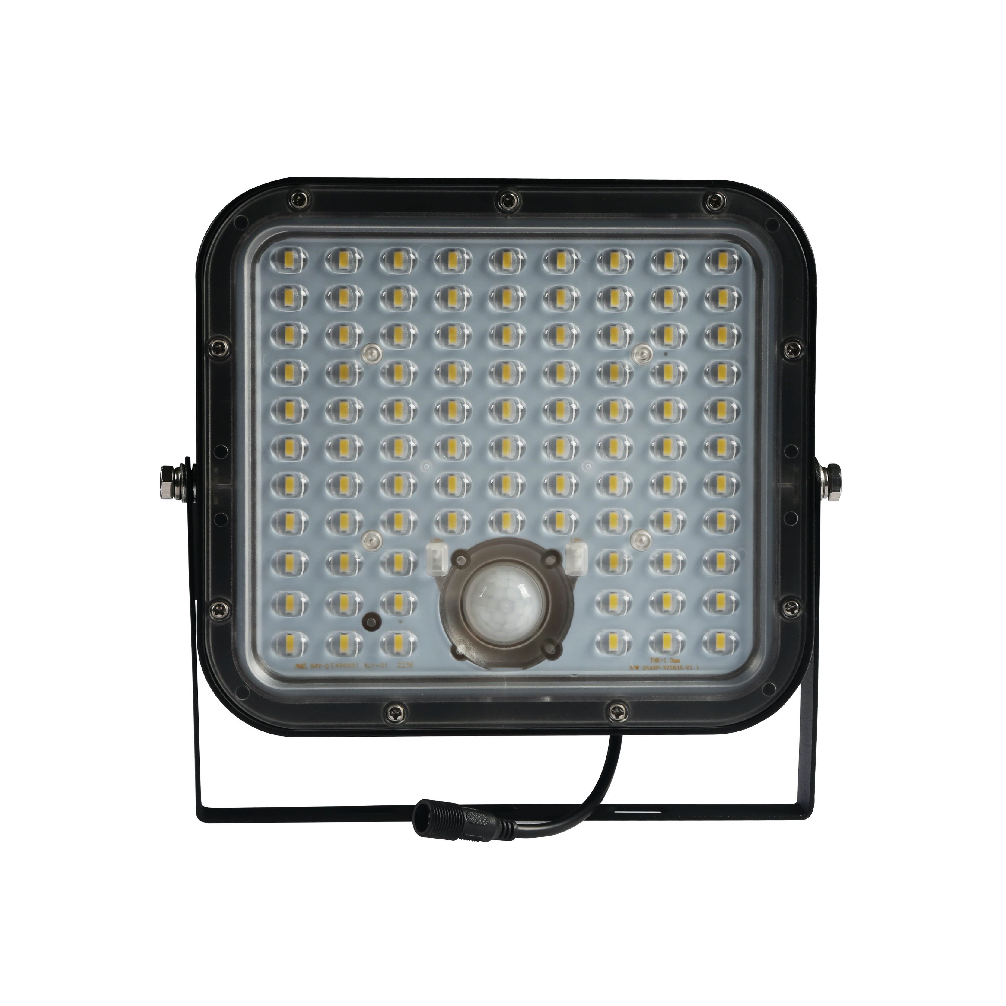 Faro ad energia solare con led e sensore di movimento 4800 lumen