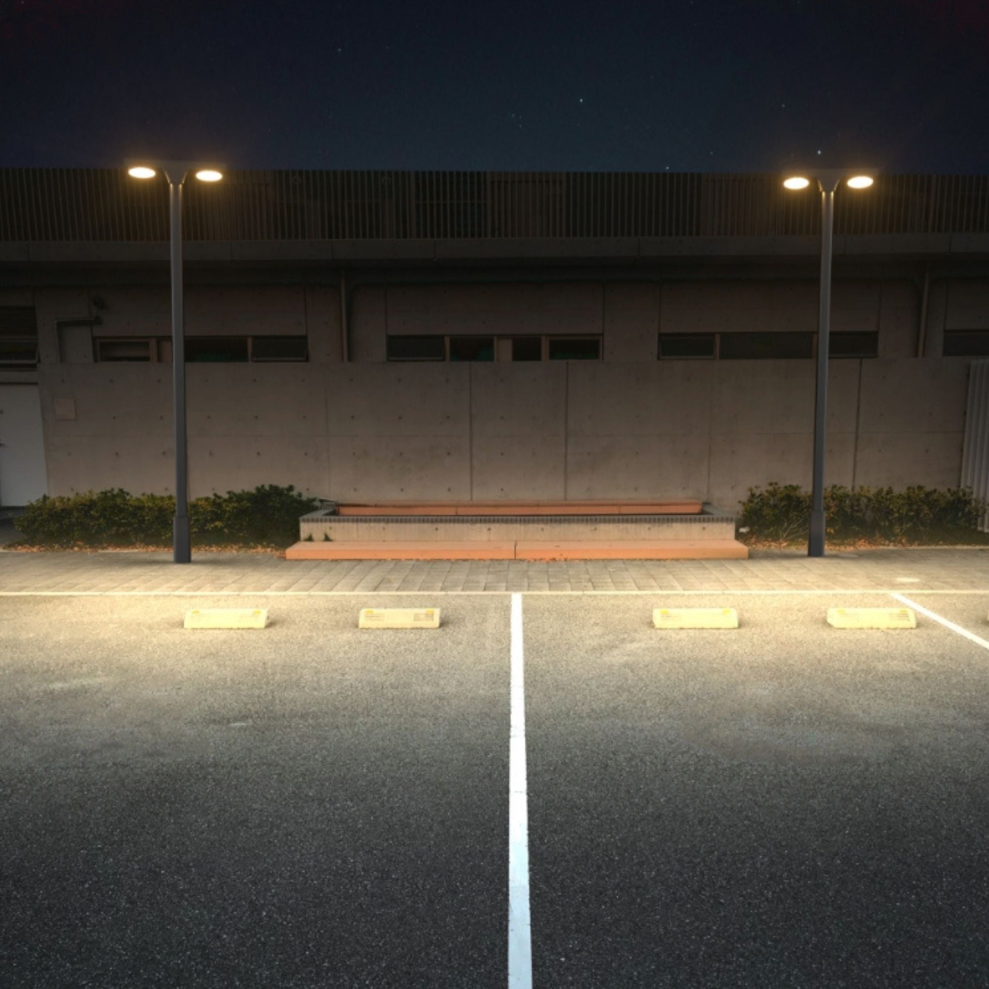 Illuminazione parcheggio con lampioni ad energia solare con doppia fonte luminosa