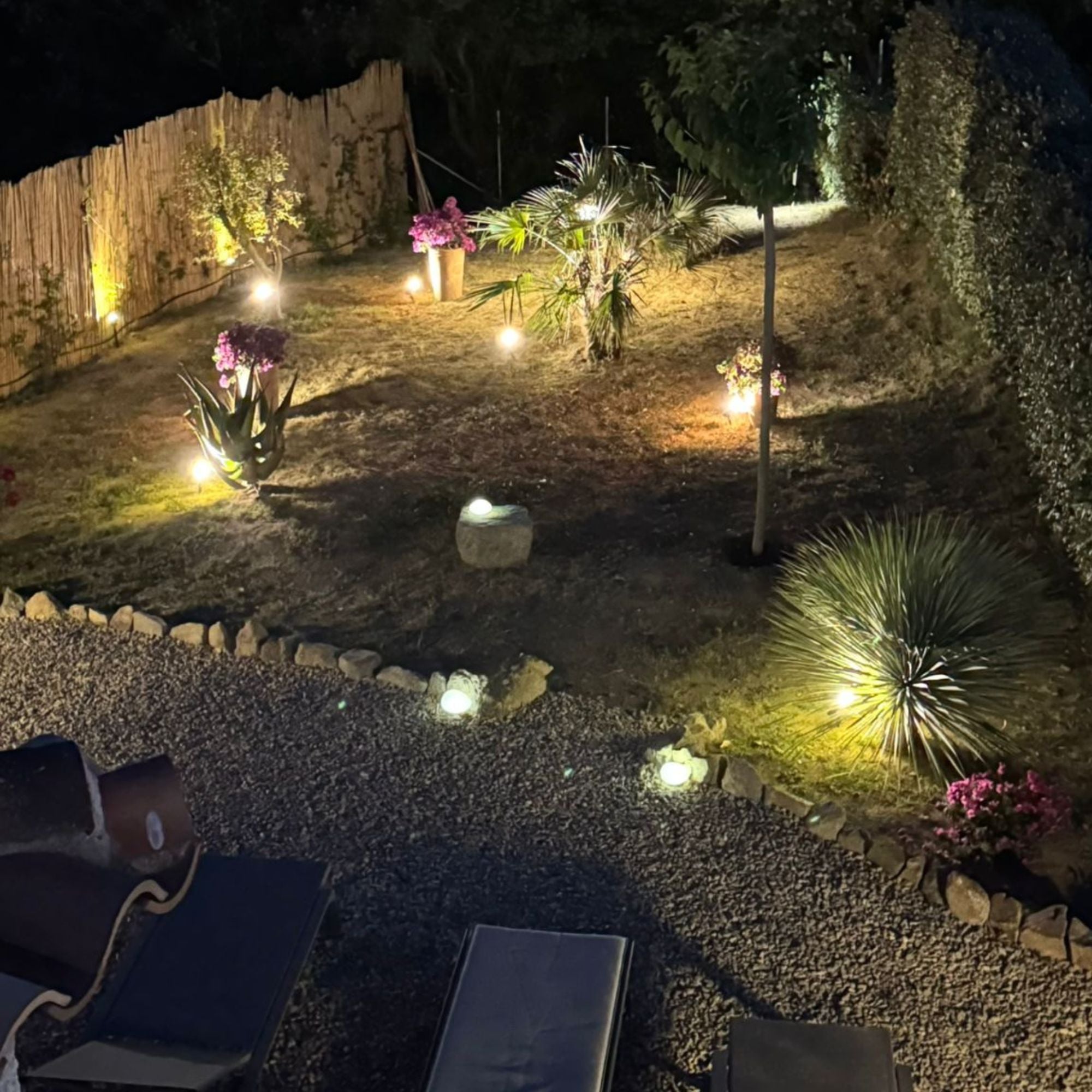 illuminazione giardino con lampade ad energia solare decorative, venduti la coppia uno più grande ed uno più piccolo