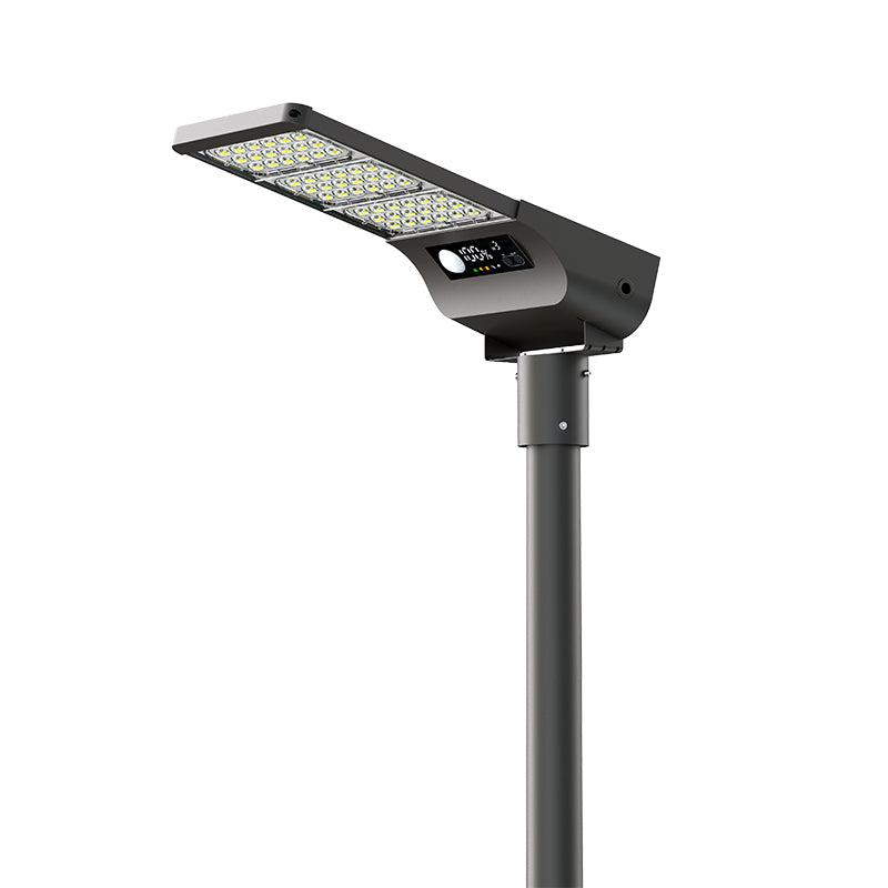 lampione solare 9000 lumen montato su palo