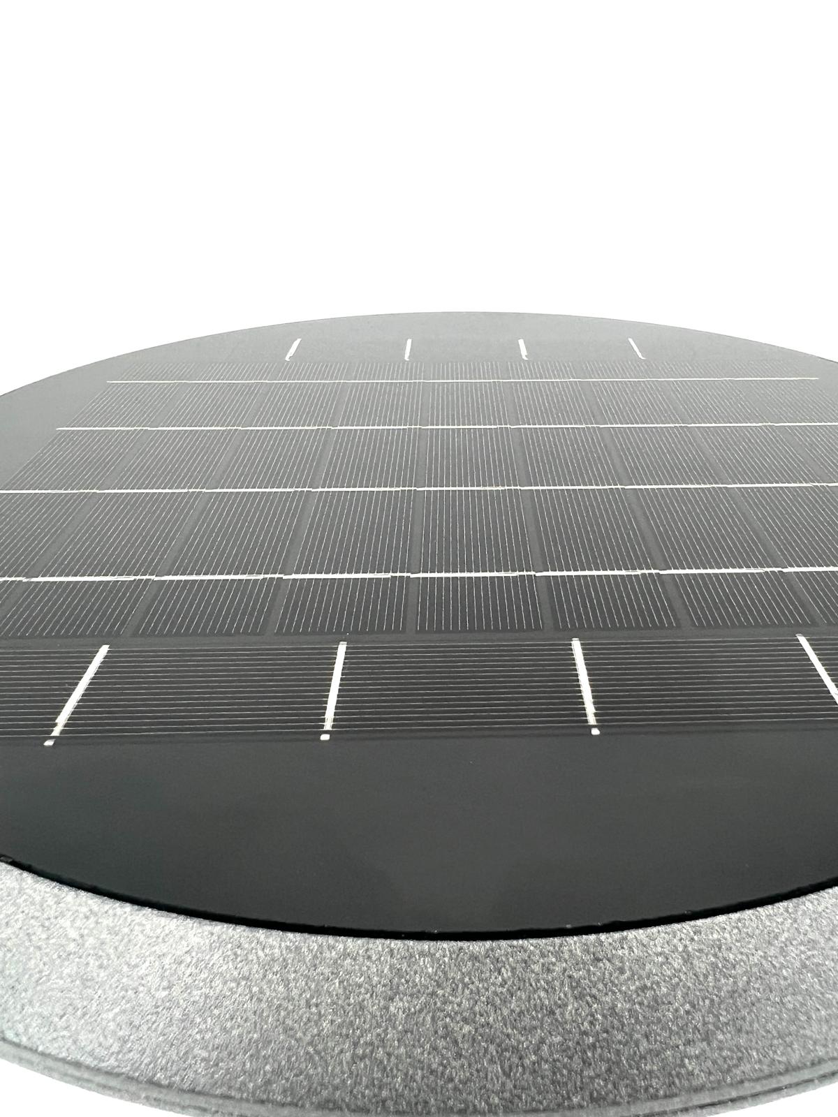 pannello fotovoltaico monocristallino di un lampione ad energia solare