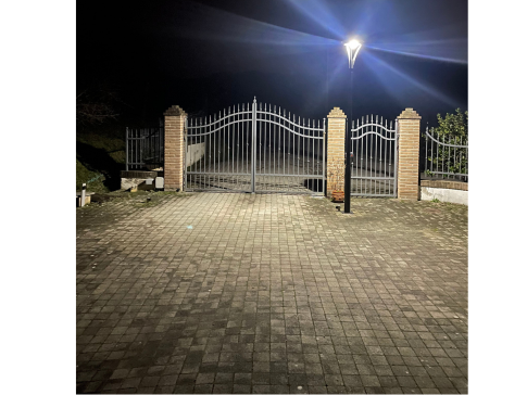 Illuminare un passo carrabile Con Lampioni Solari: l’esperienza di un nostro cliente