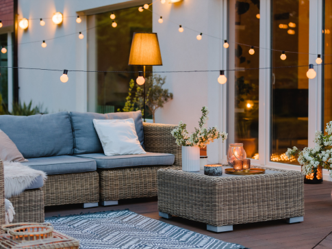 Illuminazione terrazzo con luci solari da esterno