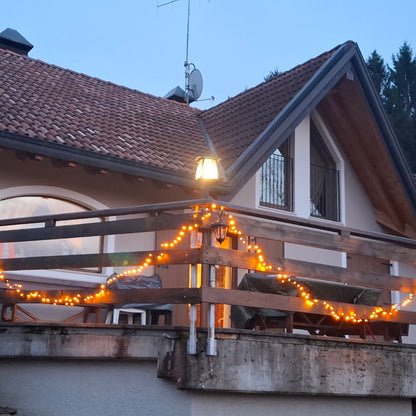 illuminazione esterna con lampioncino ad energia solare a led, flusso luminoso 350 lumen, 4 intensità di luce.