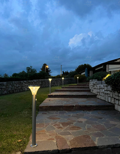 Lampioncini ad energia solare per illuminare viali e giardini - LM-085