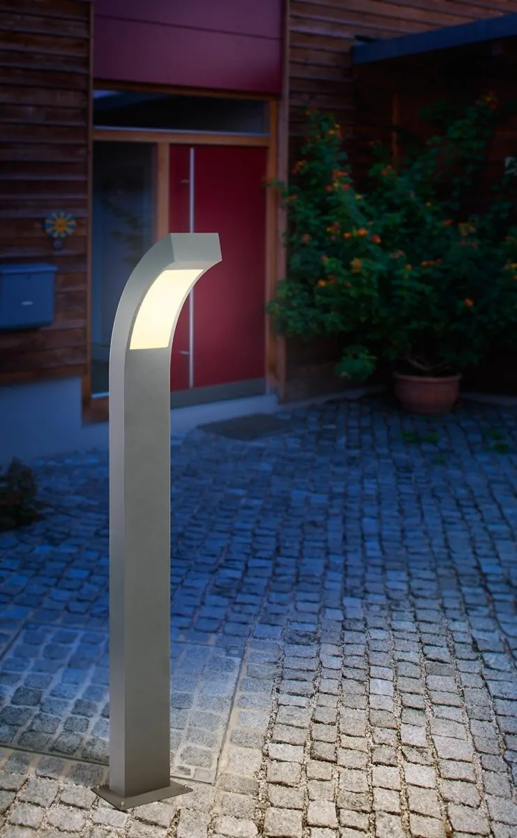 Illuminazione con lampioncino led altezza 100cm. colore bianco naturale